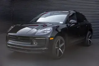 2026 Porsche Macan T photo 5