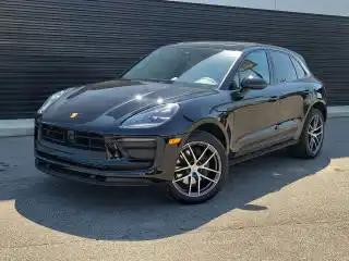 2025 Porsche Macan Base's photo