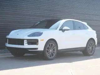 2026 Porsche Cayenne Base photo 5