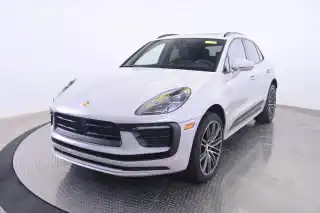 2023 Porsche Macan T's photo
