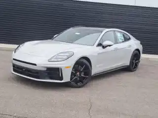 2026 Porsche Panamera 4's photo