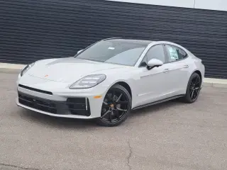 2026 Porsche Panamera 4 photo 5