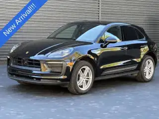 2025 Porsche Macan Base's photo