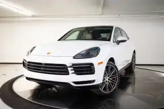2023 Porsche Cayenne Platinum Edition's photo