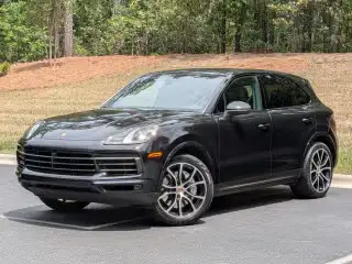2022 Porsche Cayenne Platinum Edition's photo