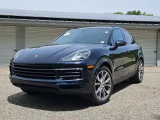 2023 Porsche Cayenne Platinum Edition's photo