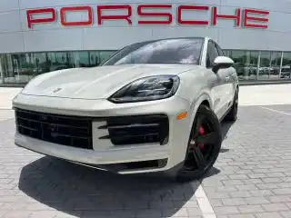 2026 Porsche Cayenne S's photo