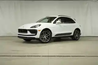 2026 Porsche Macan Base's photo