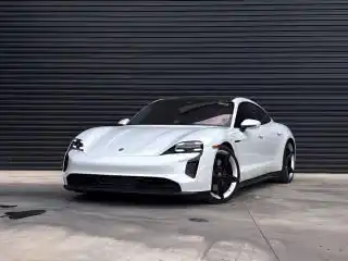 2022 Porsche Taycan GTS's photo