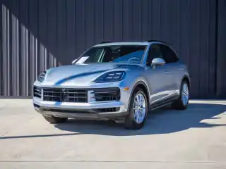 2025 Porsche Cayenne S's photo
