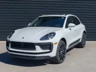 2026 Porsche Macan Base's photo