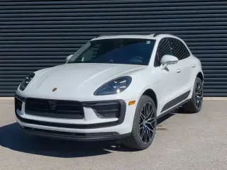 2026 Porsche Macan Base photo 5