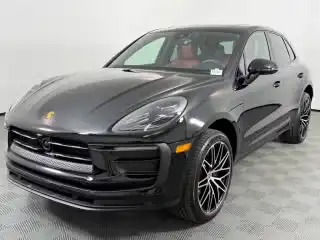 2026 Porsche Macan Base's photo