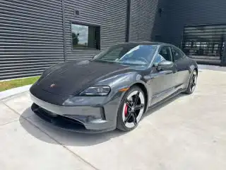 2025 Porsche Taycan 4S's photo