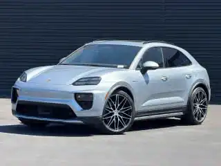 2026 Porsche Macan Macan 4 Electric's photo