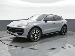 2025 Porsche Cayenne GTS's photo