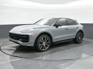 2025 Porsche Cayenne GTS photo 5