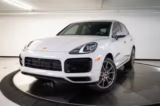 2023 Porsche Cayenne Platinum Edition's photo