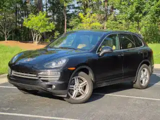 2014 Porsche Cayenne Platinum Edition's photo