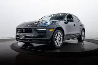 2026 Porsche Macan Base's photo