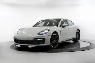 2023 Porsche Panamera 4's photo