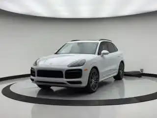 2023 Porsche Cayenne GTS's photo
