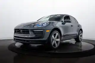 2026 Porsche Macan Base's photo