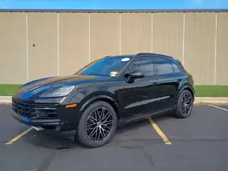 2024 Porsche Cayenne Base's photo