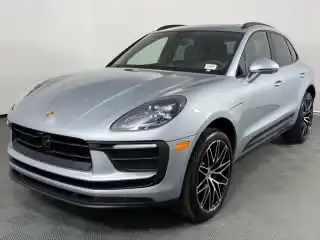 2026 Porsche Macan Base's photo