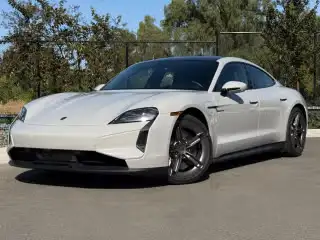 2025 Porsche Taycan Turbo's photo