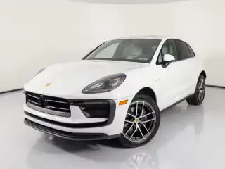 2026 Porsche Macan Base's photo