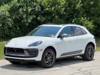 2026 Porsche Macan T's photo