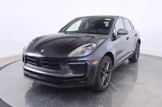 2023 Porsche Macan T's photo