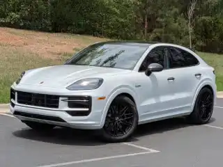2026 Porsche Cayenne E-Hybrid's photo