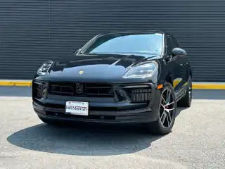 2023 Porsche Macan S's photo