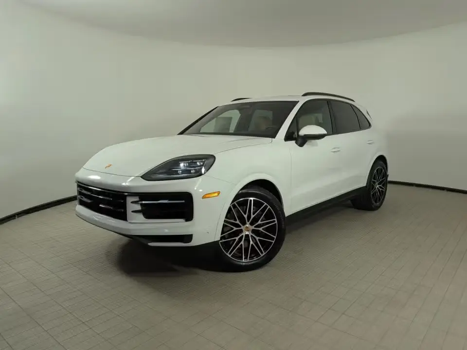 2026 Porsche Cayenne Base photo 3