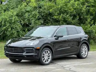 2023 Porsche Cayenne Platinum Edition's photo