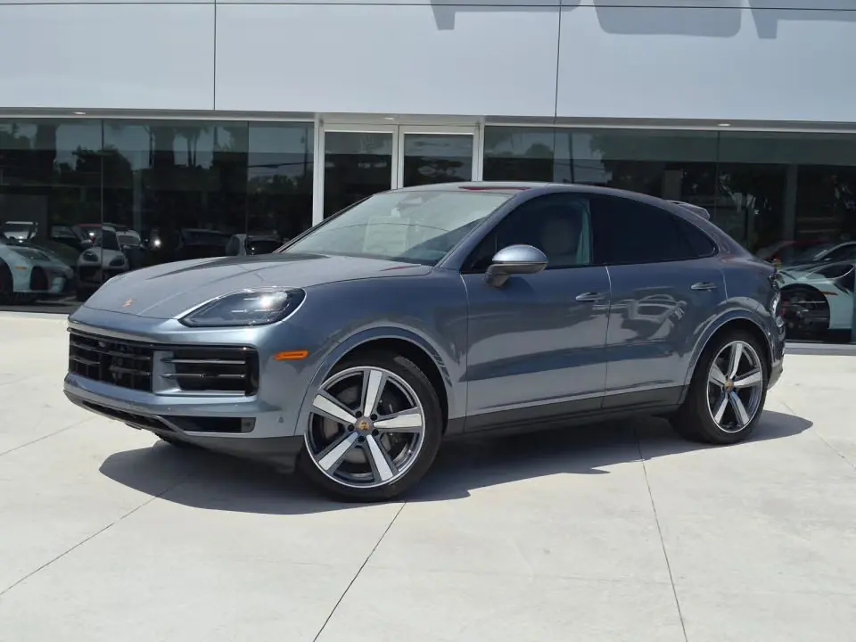 2026 Porsche Cayenne Base photo 3