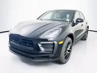 2026 Porsche Macan Base's photo