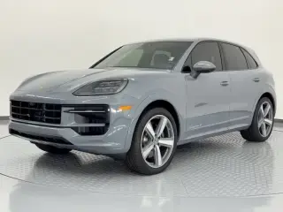 2025 Porsche Cayenne S photo 5