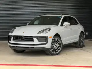 2026 Porsche Macan Base photo 1