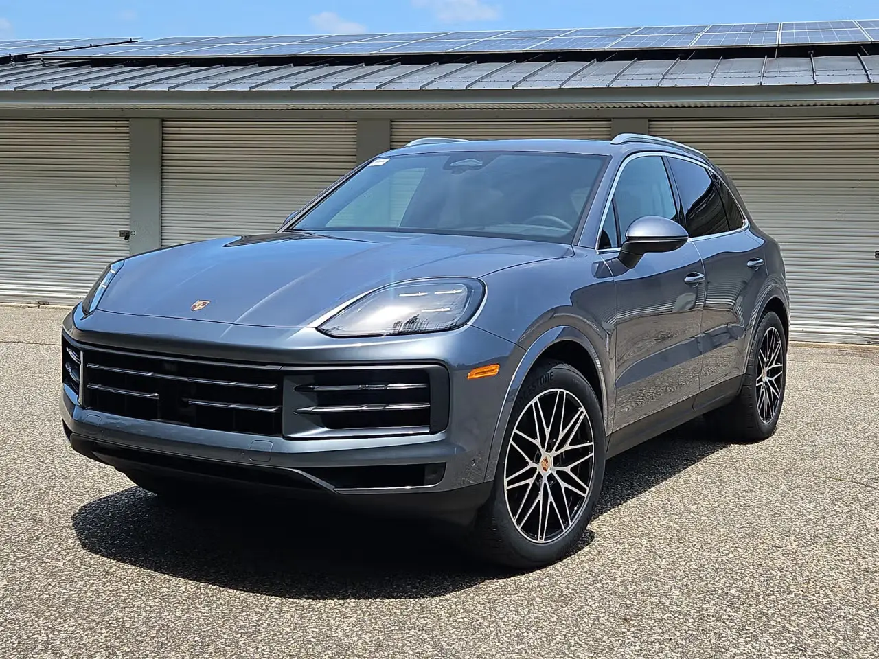2026 Porsche Cayenne Base photo 4