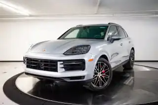 2026 Porsche Cayenne S's photo