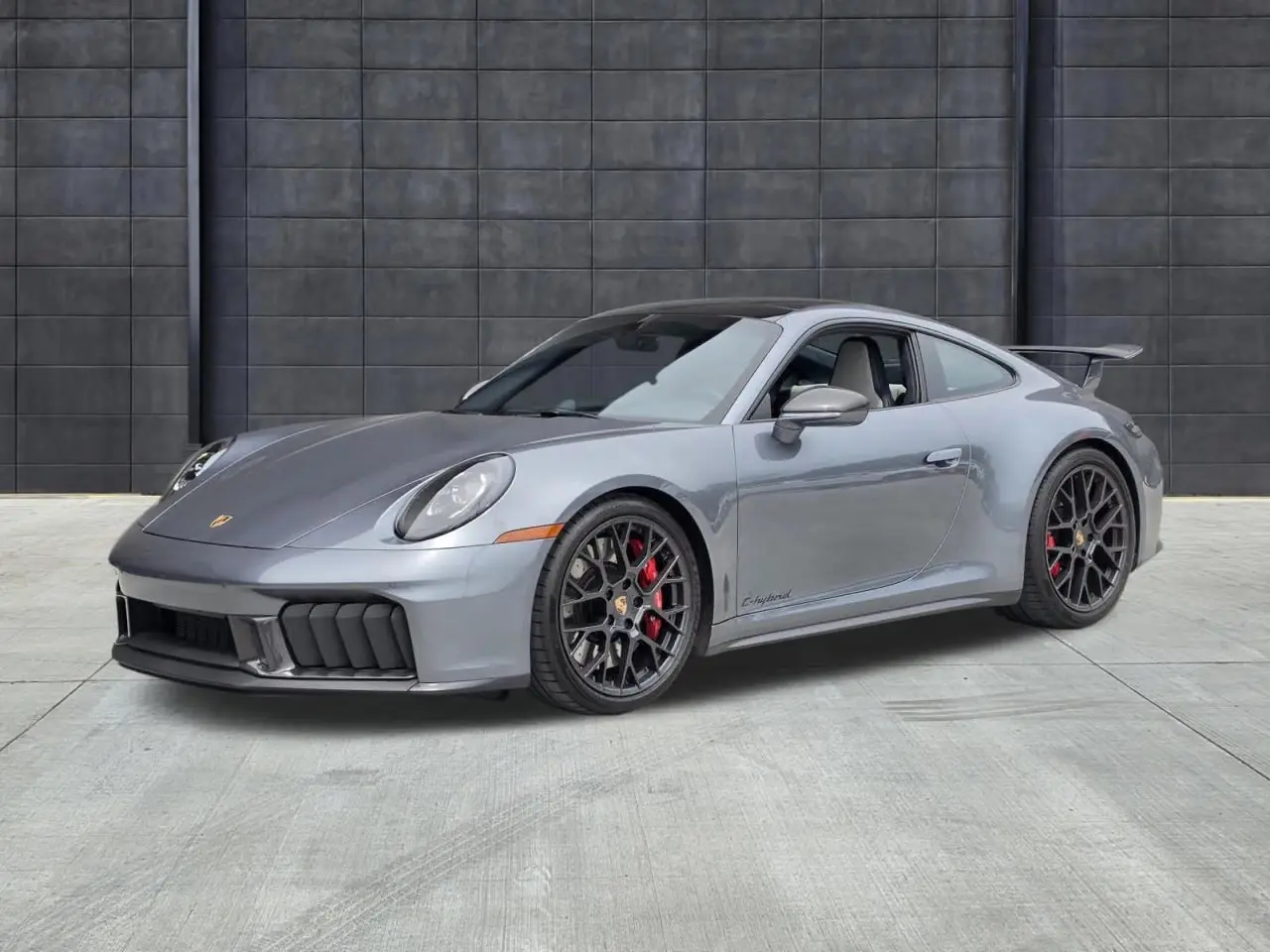 2026 Porsche 911 Carrera 4 GTS Coupe photo 4