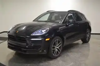 2025 Porsche Macan Base's photo