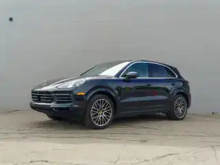 2023 Porsche Cayenne Platinum Edition's photo