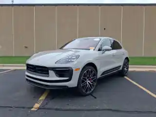 2023 Porsche Macan S's photo