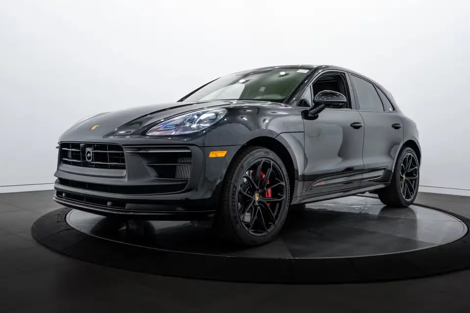 2026 Porsche Macan GTS photo 3