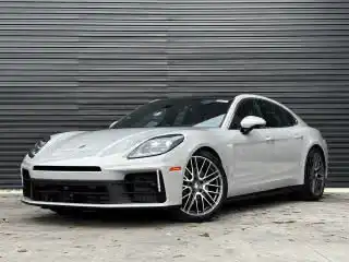 2026 Porsche Panamera 4's photo