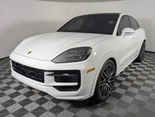 2025 Porsche Cayenne GTS's photo